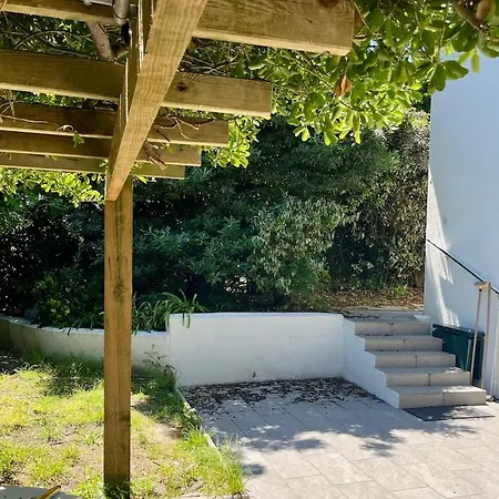 Hébergement de vacances Maison Typique 2ème Ligne Avec Jardin à *
